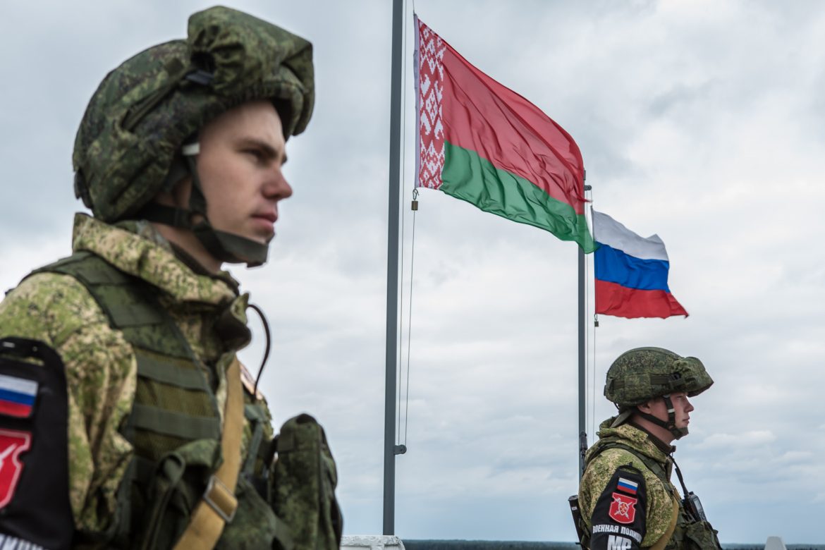 russia-military-belarus-flags-exercises